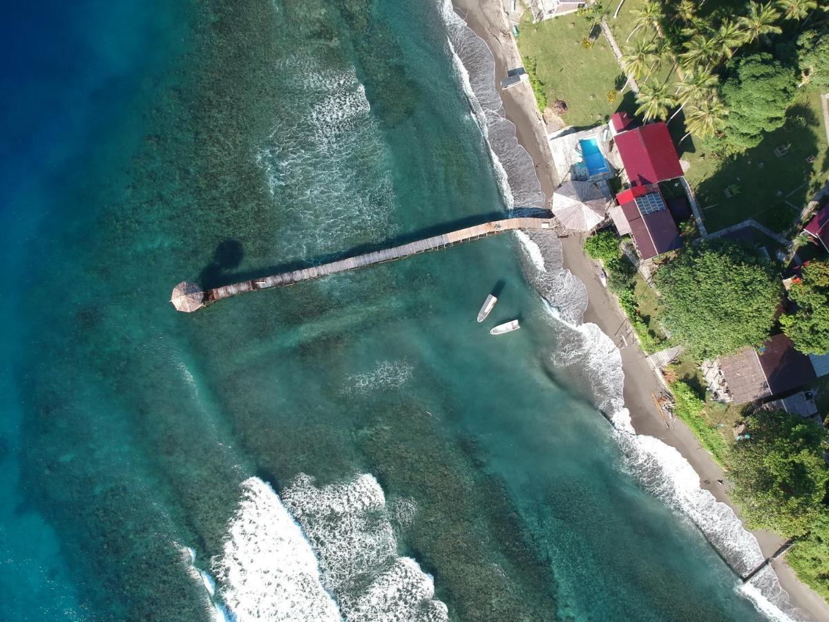 Sanctum Una Una Eco Dive Resort Pulau Unauna Exterior photo