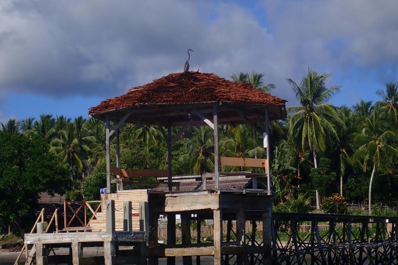 Sanctum Una Una Eco Dive Resort Pulau Unauna Exterior photo